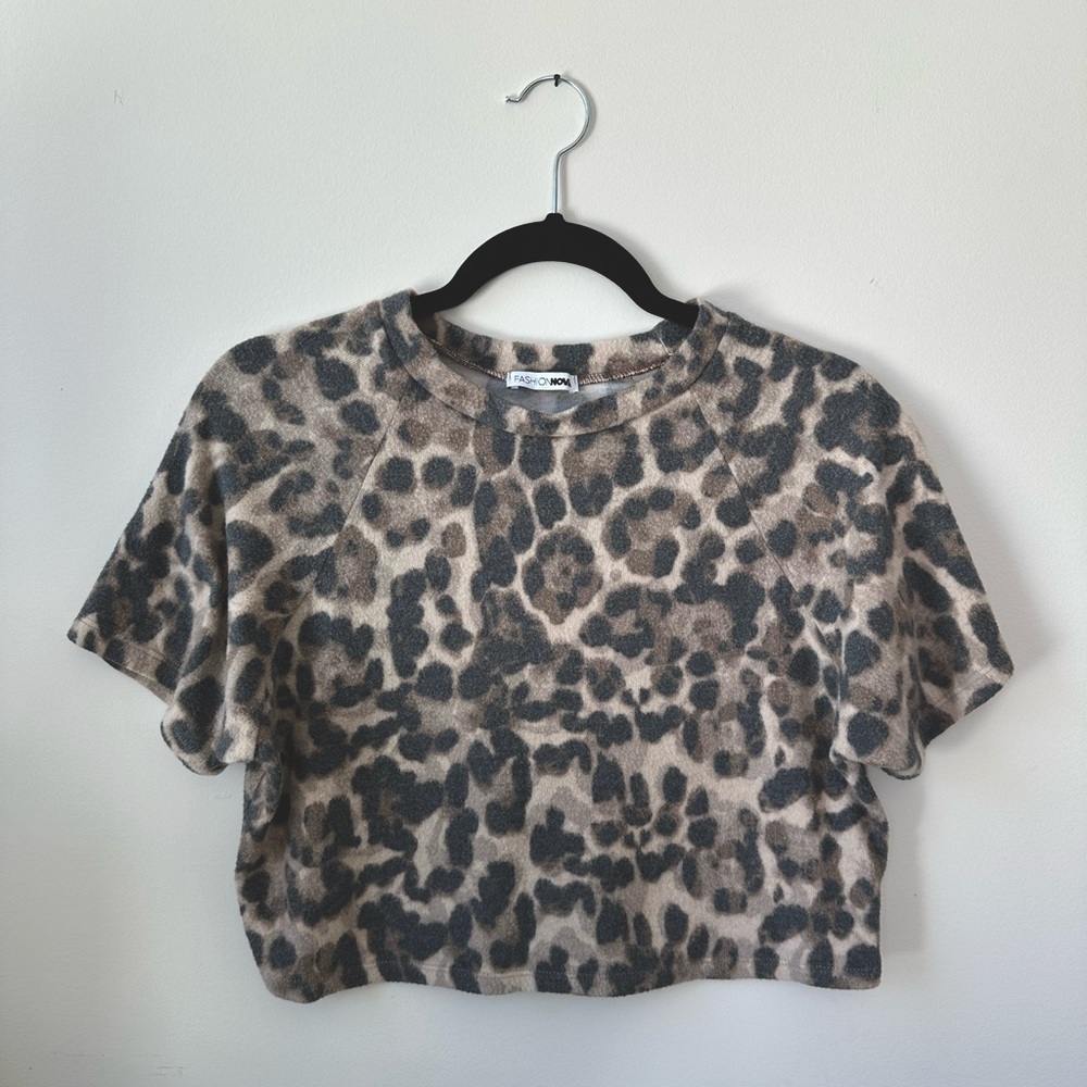 Fashion Nova Leopard Print Cropped T Shirt Size Small